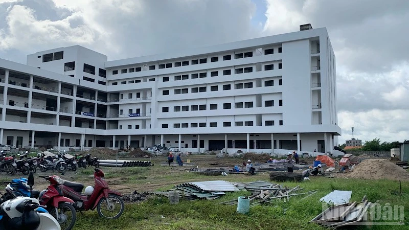 Tăng tốc hoàn thành bệnh viện 500 giường và tháo gỡ điểm nghẽn điều trị Tăng tốc hoàn thành bệnh viện 500 giường và tháo gỡ điểm nghẽn điều trị