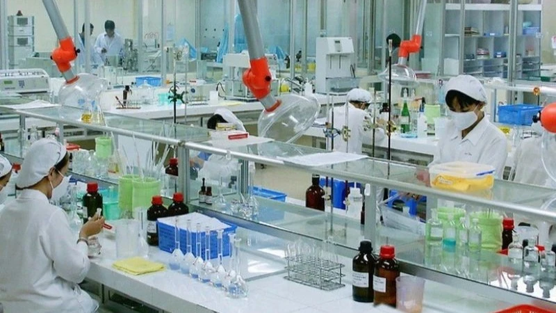 Việt Nam phấn đấu tự chủ 20% nhu cầu nguyên liệu làm thuốc vào năm 2030 Việt Nam phấn đấu tự chủ 20% nhu cầu nguyên liệu làm thuốc vào năm 2030
