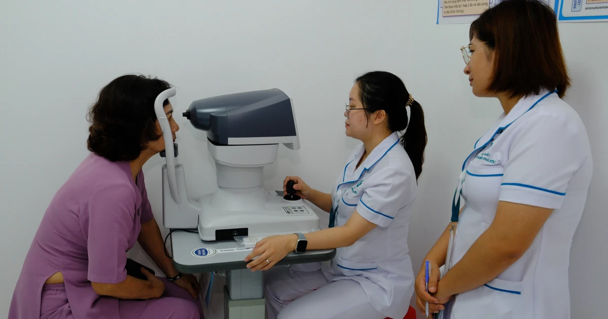 Hàng trăm lượt người bệnh về mắt được khám, chẩn đoán miễn phí Hàng trăm lượt người bệnh về mắt được khám, chẩn đoán miễn phí