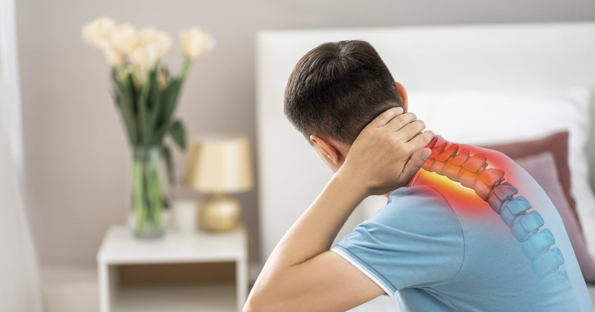 5 bài tập đơn giản giúp giảm đau cổ, cải thiện tư thế cho người thường xuyên dùng thiết bị điện tử