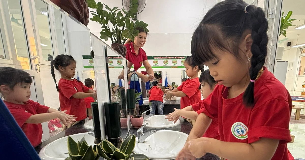 Không để dịch bệnh tay chân miệng lây lan trong trường học Không để dịch bệnh tay chân miệng lây lan trong trường học