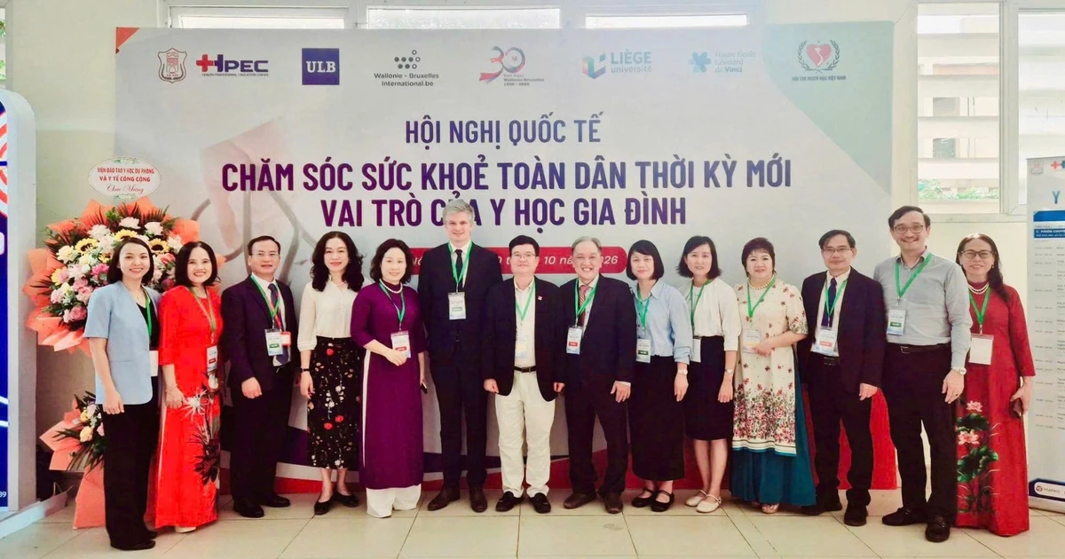 Vai trò của Y học gia đình trong chăm sóc sức khỏe toàn dân thời kỳ mới Vai trò của Y học gia đình trong chăm sóc sức khỏe toàn dân thời kỳ mới