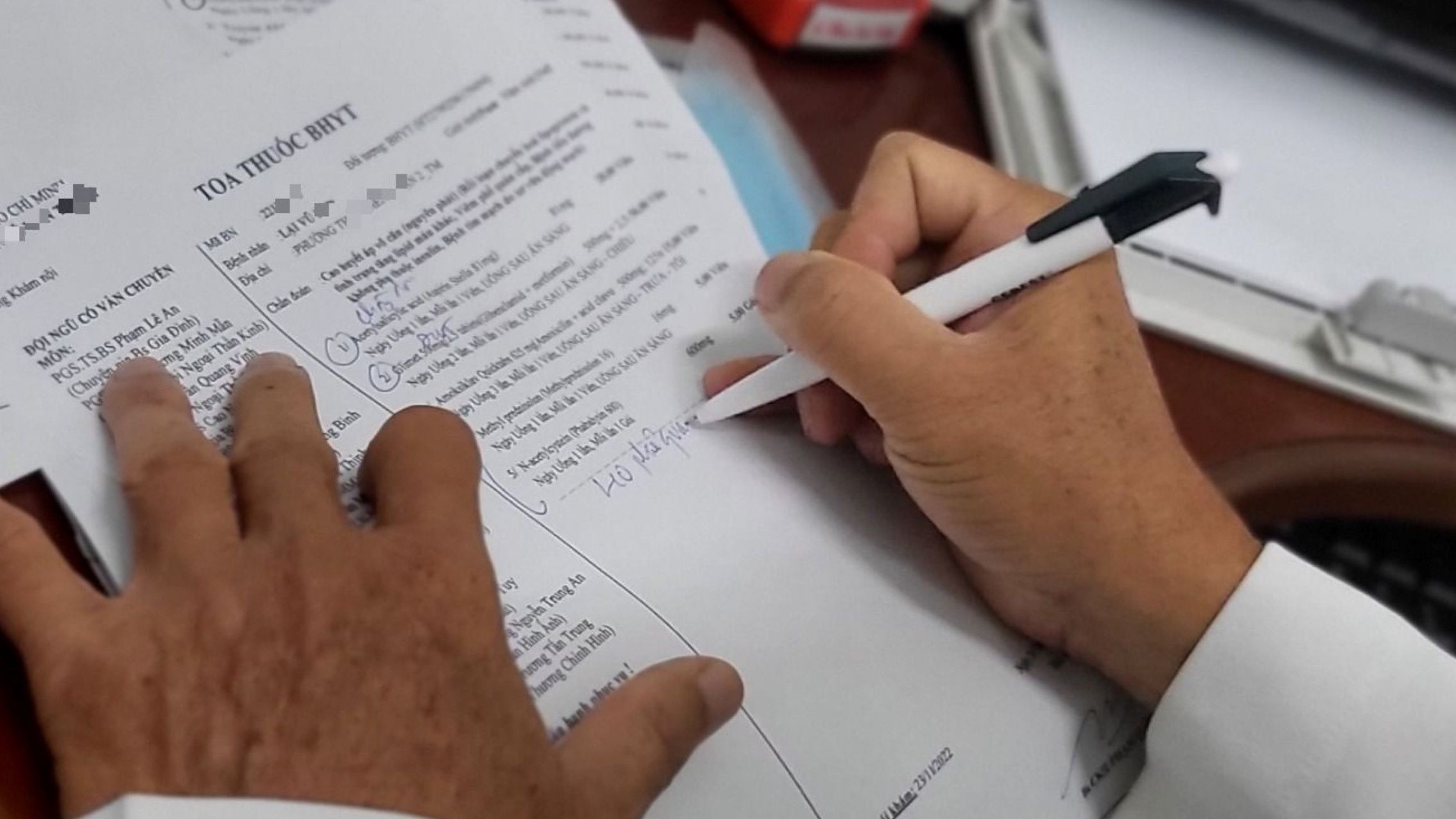 Bệnh viện lớn ở TP.HCM liên tục bị giả mạo giấy tờ