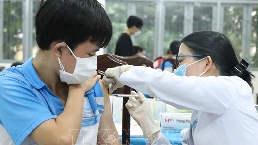 Đẩy nhanh tiến độ tiêm vaccine phòng COVID-19 cho trẻ từ 5 - 17 tuổi