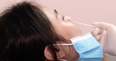 Dịch COVID-19 hôm nay: Ca nhiễm và bệnh nhân nặng tăng ngày đầu tuần