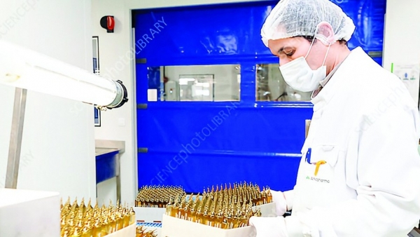 Pháp đưa sản xuất dược phẩm thiết yếu trở lại