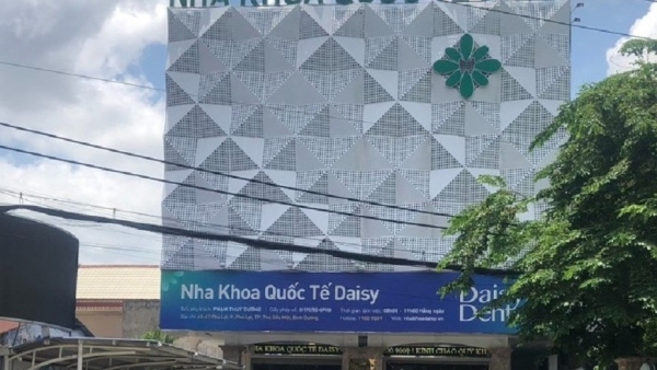 Phòng khám nha khoa bị tố tự ý lấy tủy 15 chiếc răng của khách