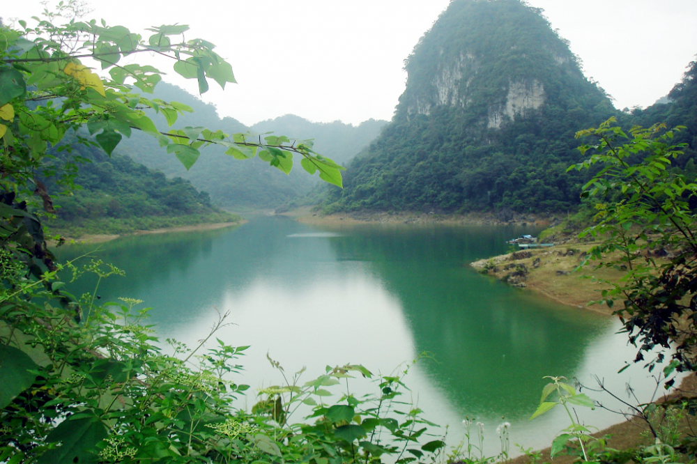 Hồ Thang Hen   Bức tranh sơn thủy hữu tình