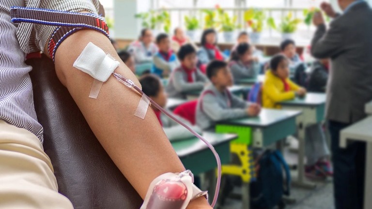Trường học Trung Quốc hủy chính sách hiến máu gây tranh cãi