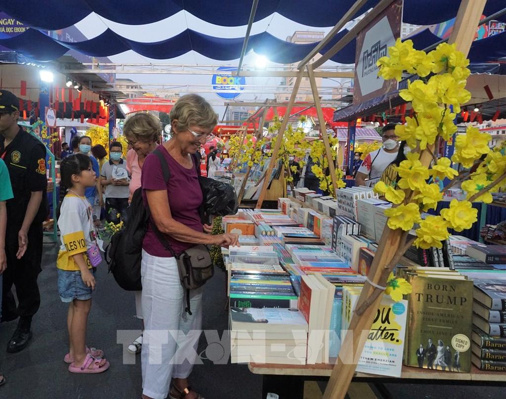 Lễ hội Đường sách Tết Quý Mão: Nâng cao văn hóa đọc trong người dân
