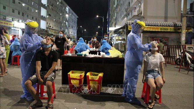 Bình Dương yêu cầu 6 trường hợp bắt buộc đeo khẩu trang dịp nghỉ lễ 30/4 và 1/5