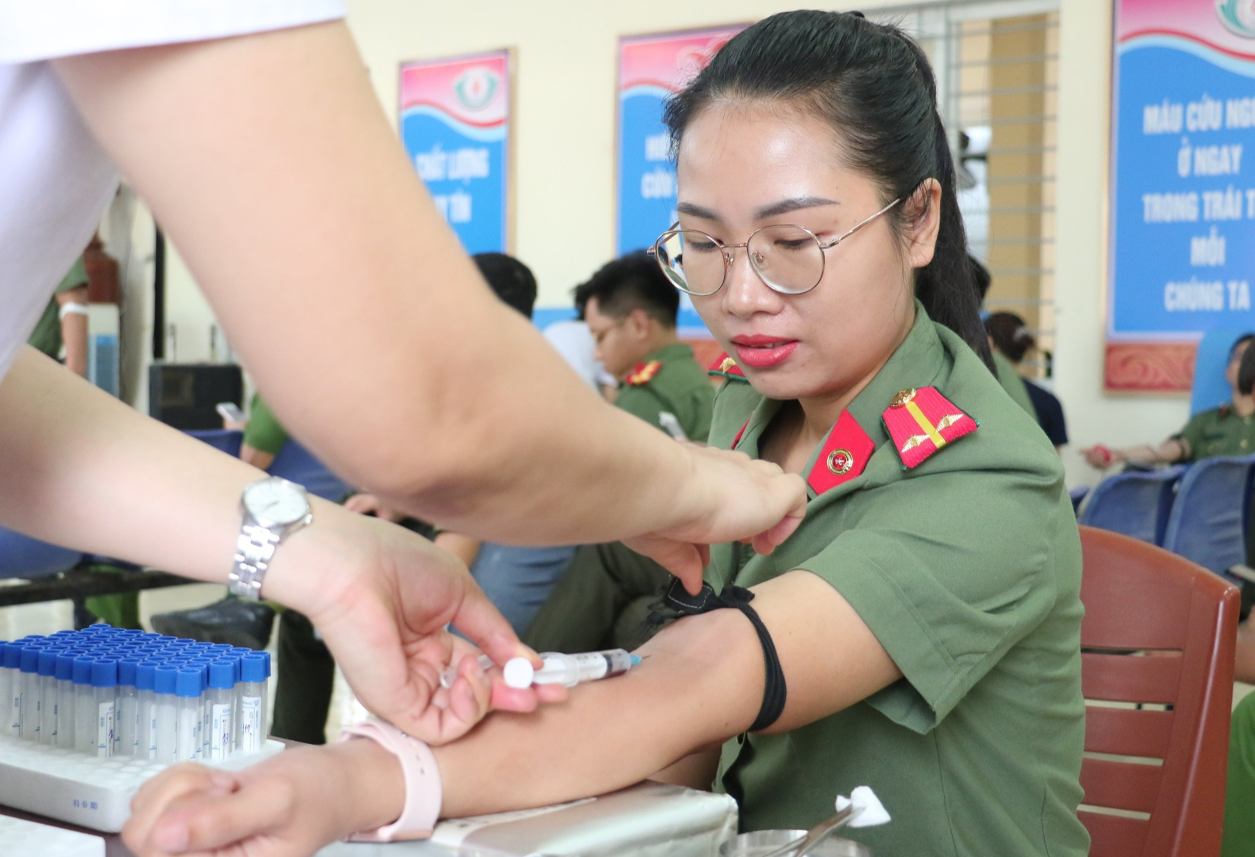 Đoàn Thanh niên Công an Nghệ An hiến gần 100 đơn vị máu cứu bệnh nhân