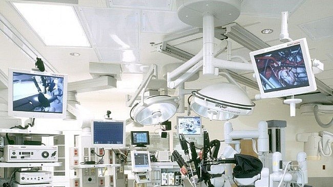 Bộ Y tế đã gia hạn trên 12.500 giấy phép nhập khẩu trang thiết bị y tế