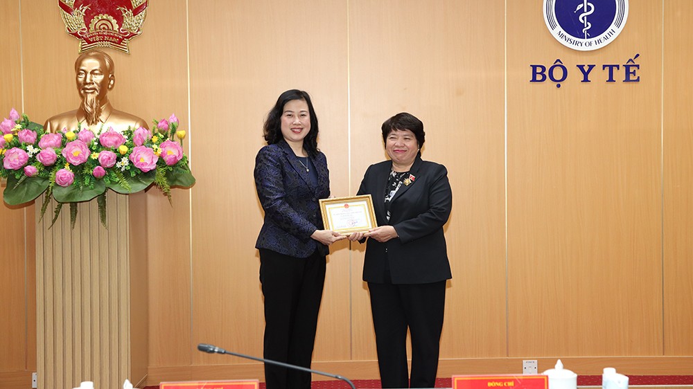 Bộ Y tế trao Kỷ niệm chương &quot;Vì sức khoẻ nhân dân&quot; cho 31 cá nhân