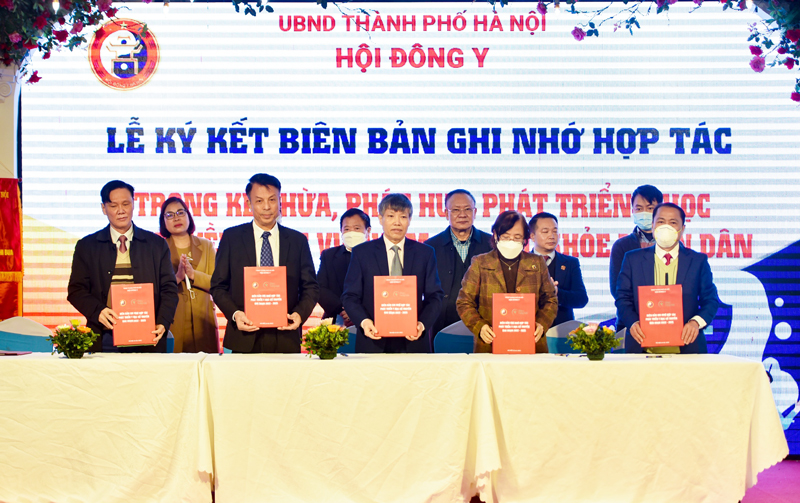 Hà Nội sẽ tiếp tục xây dựng, phát triển ngành Đông y để chăm sóc sức khỏe nhân dân