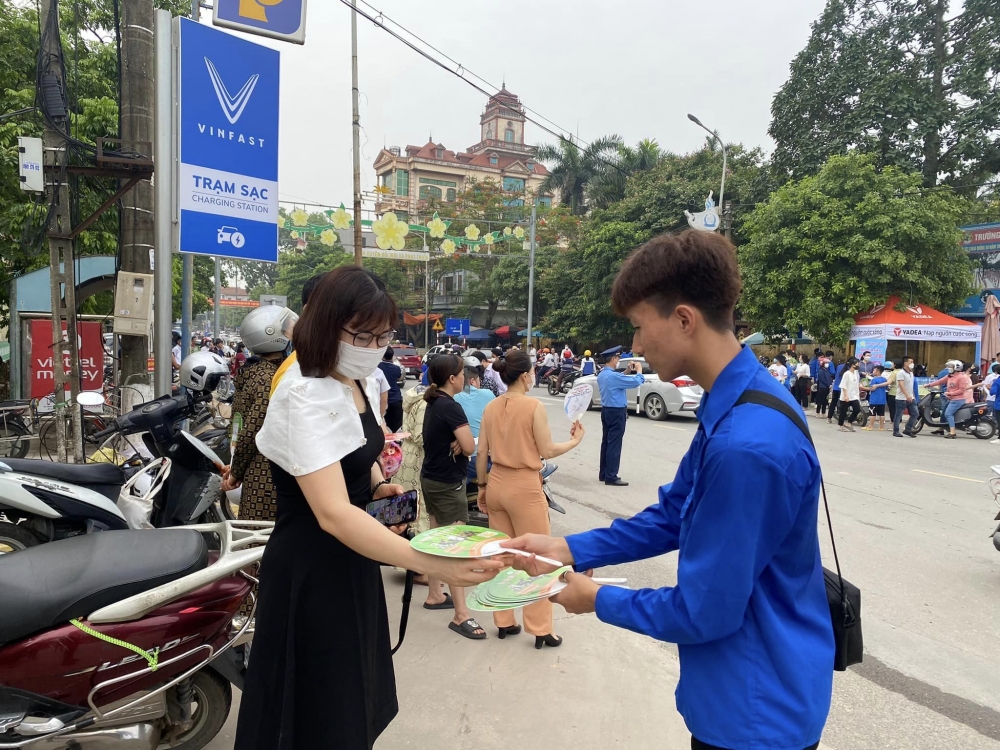 Tuổi trẻ huyện Bình Xuyên xung kích, tình nguyện tham gia tiếp sức mùa thi