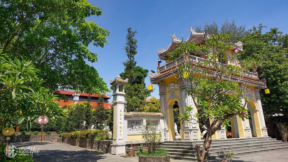 Ghé thăm những ngôi chùa cổ kính nổi tiếng ở Huế