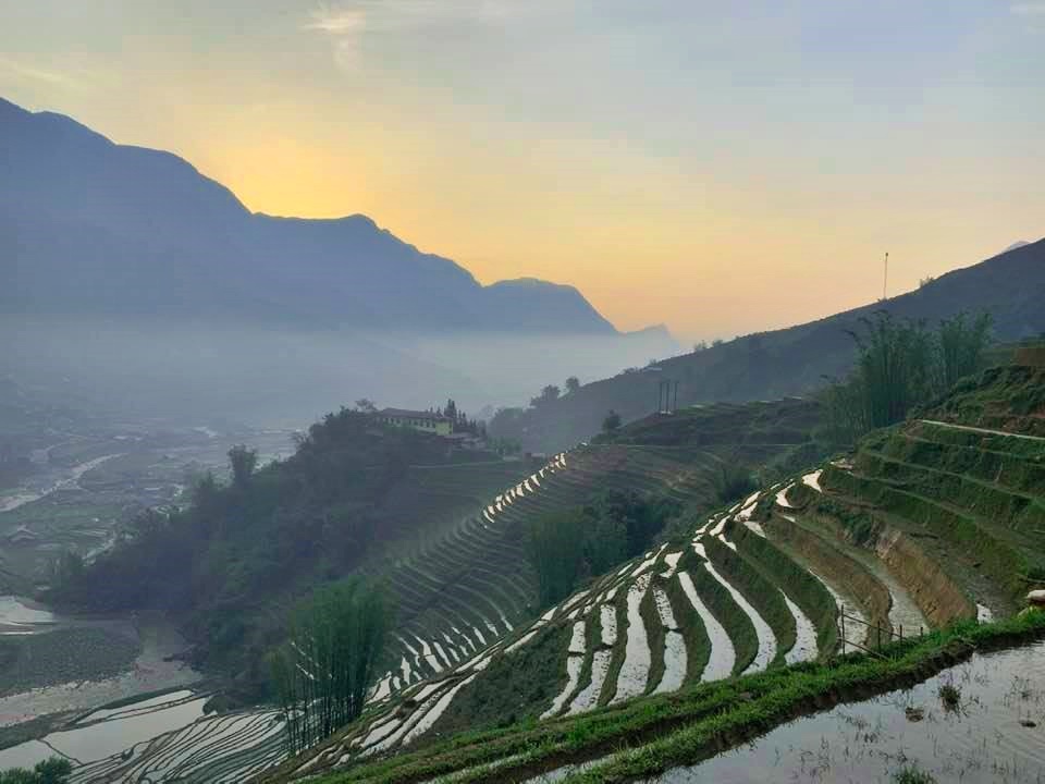 Mùa đông khám phá những ngôi làng trong mây