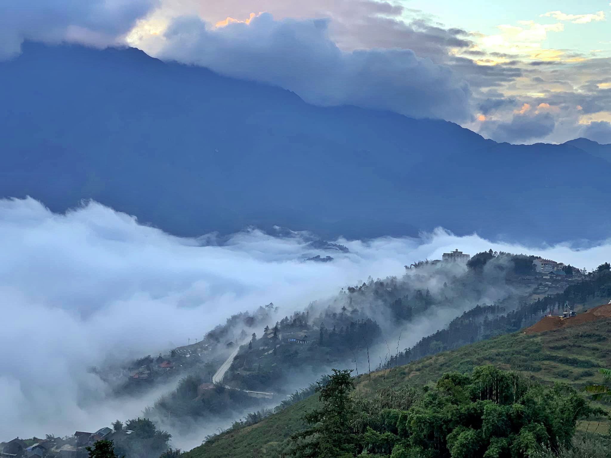 Mùa đông khám phá những ngôi làng trong mây