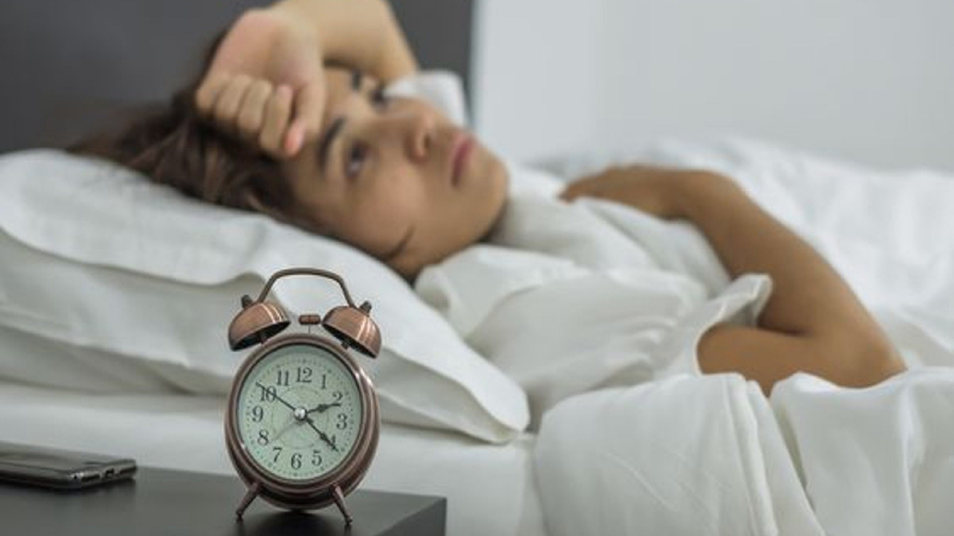 Giải pháp nào cho tình trạng mất ngủ kéo dài khi hè đến?