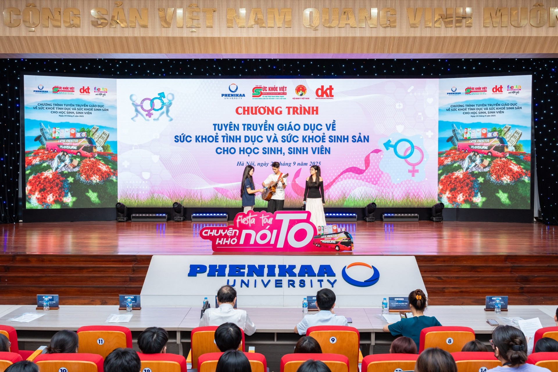 Đại học Phenikaa đồng hành cùng Tạp chí Sức Khỏe Việt nâng cao hiểu biết sức khỏe sinh sản cho sinh viên